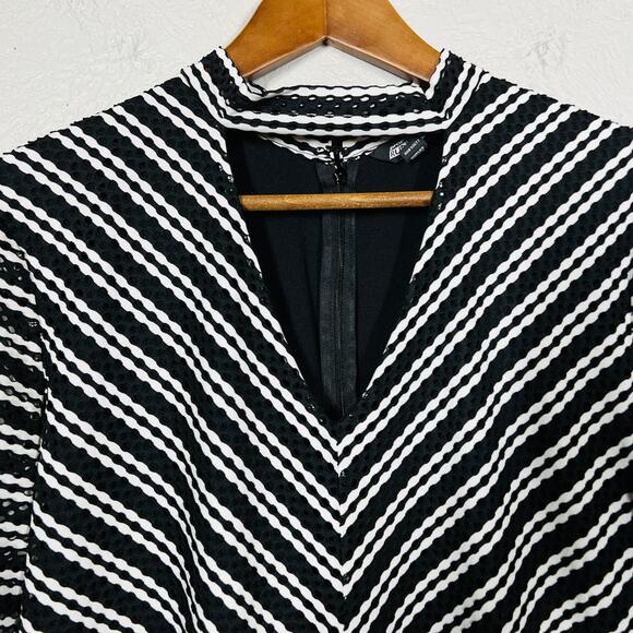 Perforated Project Runway Knee Length Cocktail Dress V Neck Black White - XL - Picture 3 of 6